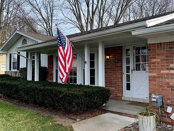 3rd image of 30072 Club House Ln