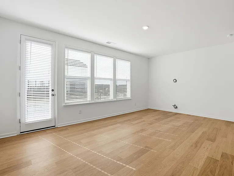 3016 Rexton Ln — Photo 12