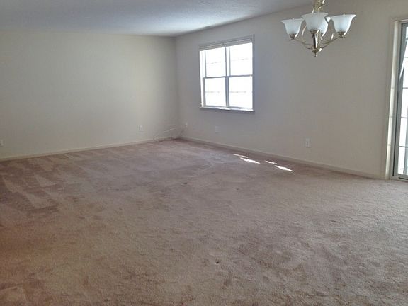 Huge & bright living room!