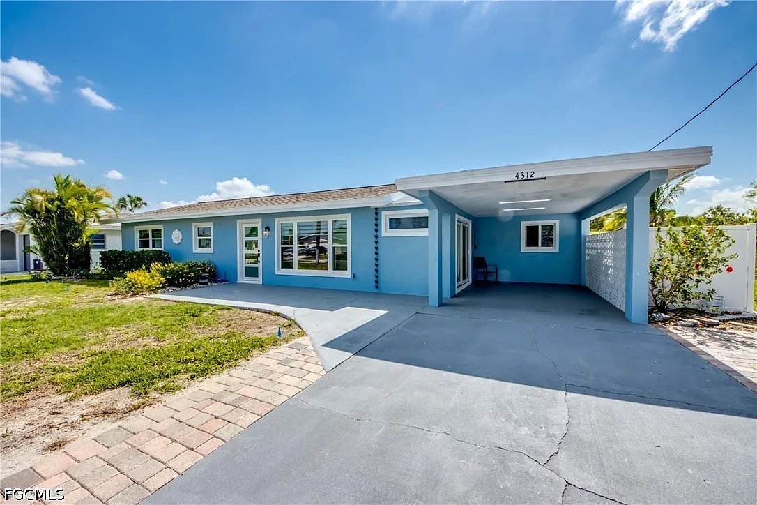 4 bed, 3.0 bath, 1352 sqft, $2,500 — Photo 1