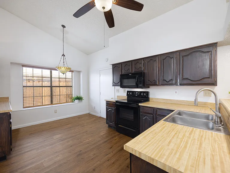 4504 Keys Dr — Photo 22