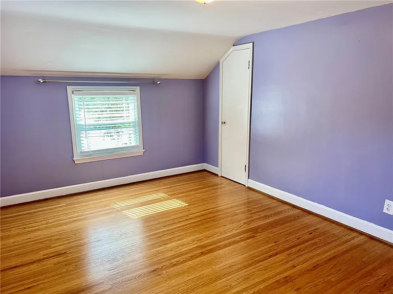 1161 Winton Rd S — Photo 19