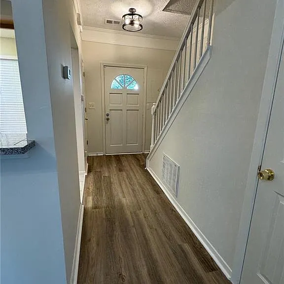1306 Wedgewood Ct — Photo 8