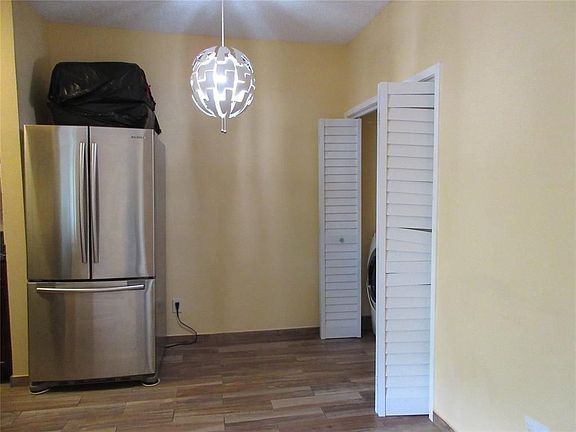 5th image of 2300 Augusta Dr APT 17