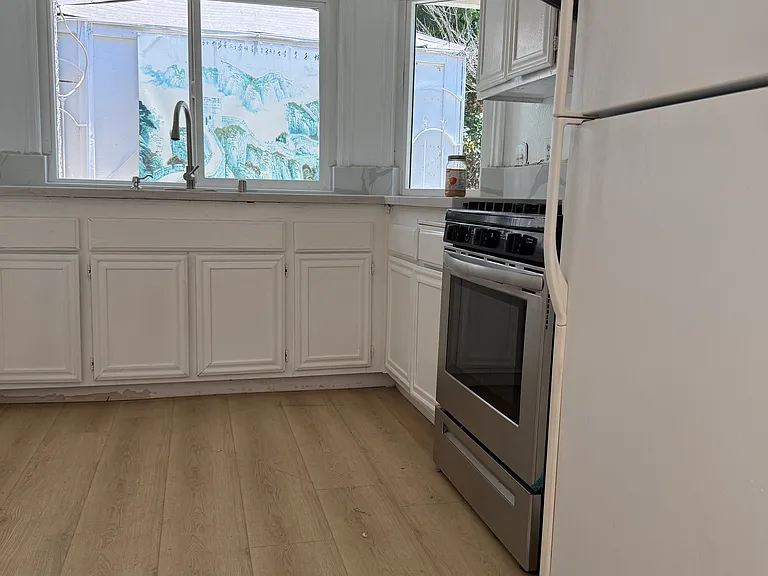 1010 Heaton Moor Dr — Photo 6