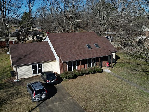 3rd image of 237 Guyton Cir