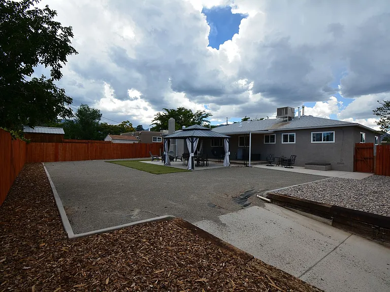 9501 Arvilla Ave NE — Photo 32