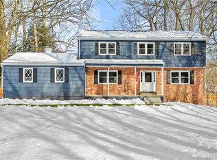 166 Fishing Trl, Stamford, CT 06903
