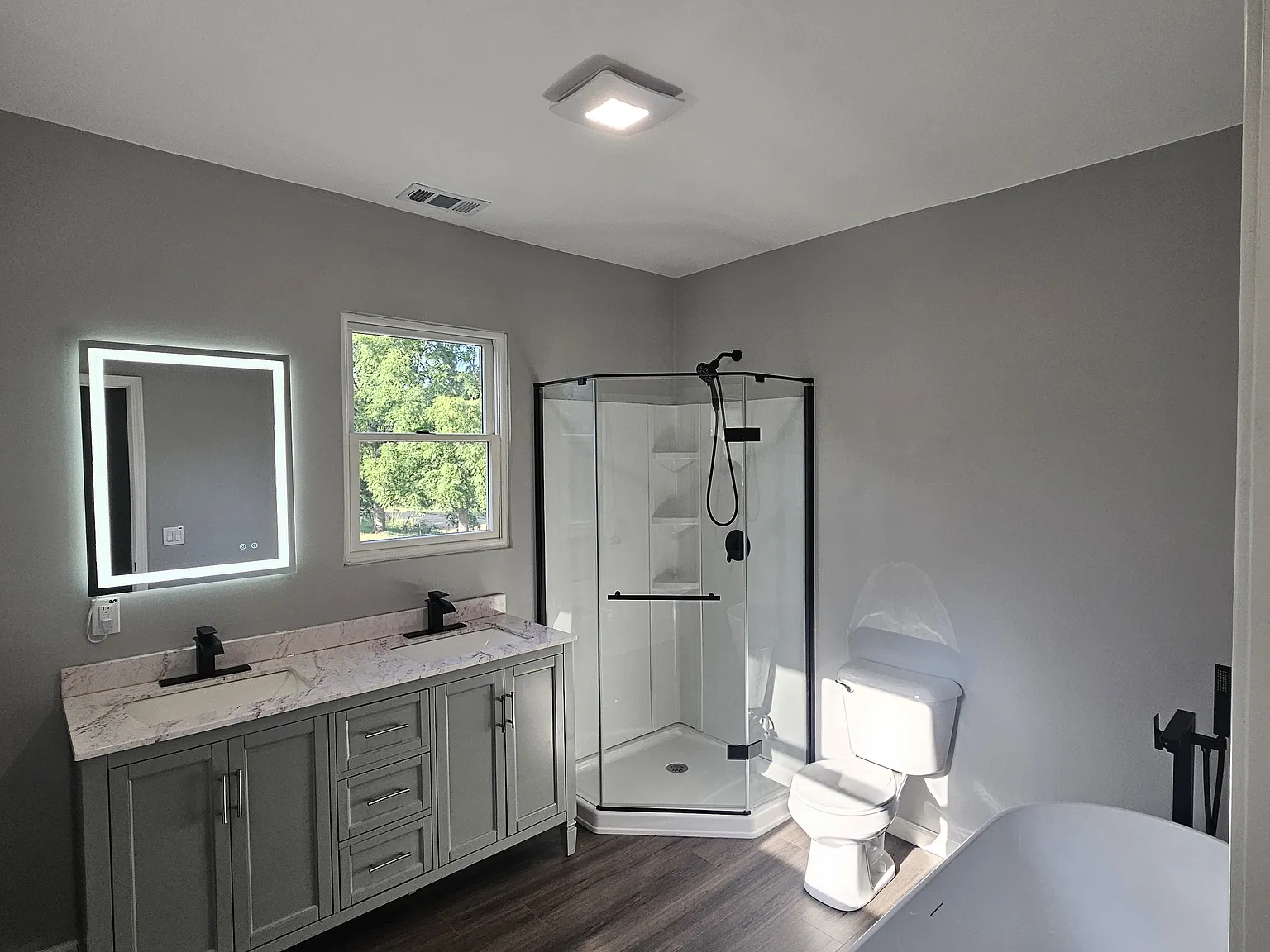 3 bed, 1900 sqft, $2,295 — Photo 3