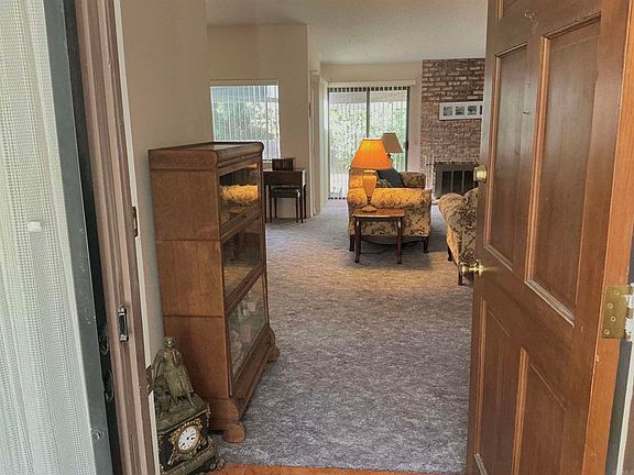 3rd image of 956 Woodcreek Rd