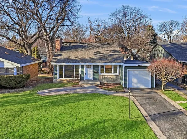 3609 Central St, Evanston, IL 60201