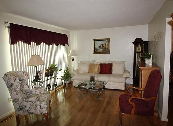 Beautiful Hardwood flooring throughout.
