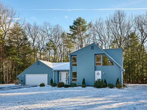 47 Ashley Cir, Easthampton, MA 01027