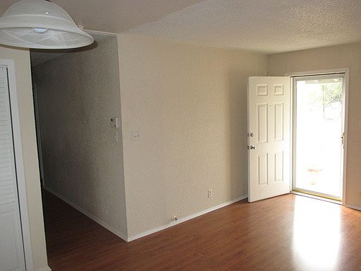 5th image of 607 W Villaret Blvd