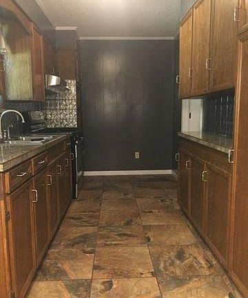 4th image of 609 E McKay St
