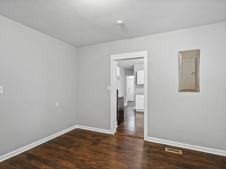 1505 Reynolds St — Photo 16
