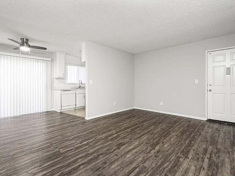 321 N Cedar St — Photo 12