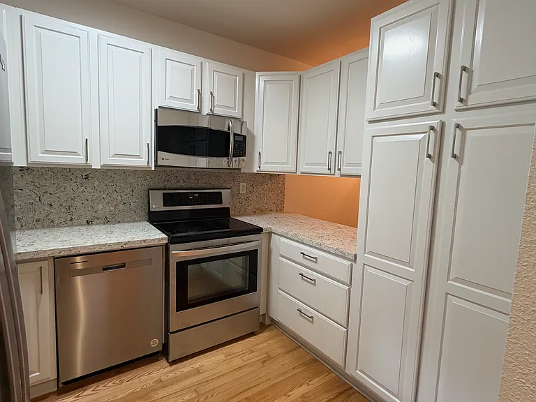 14425 NE 40th St #C102 — Photo 8