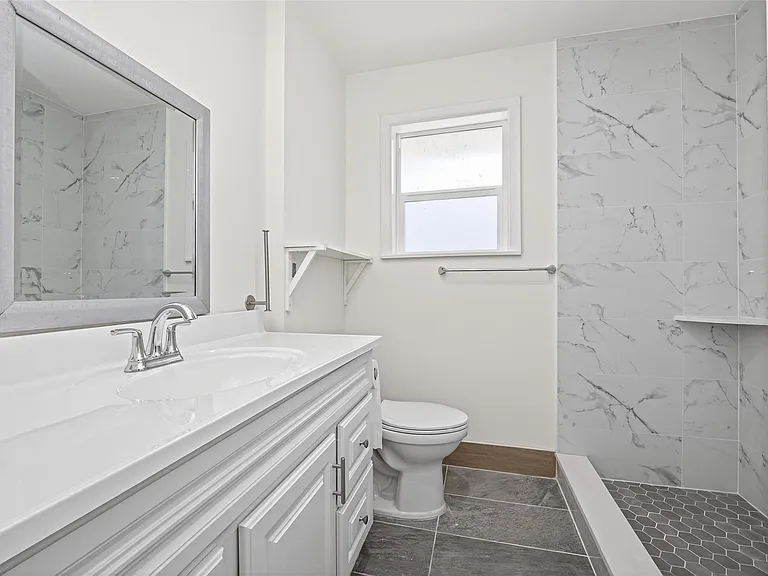 7950 Longridge Dr — Photo 40
