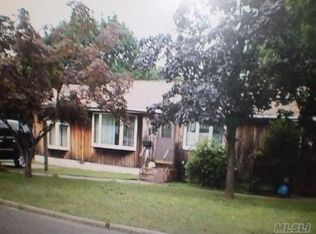 7 Rutledge St, Brentwood, NY 11717