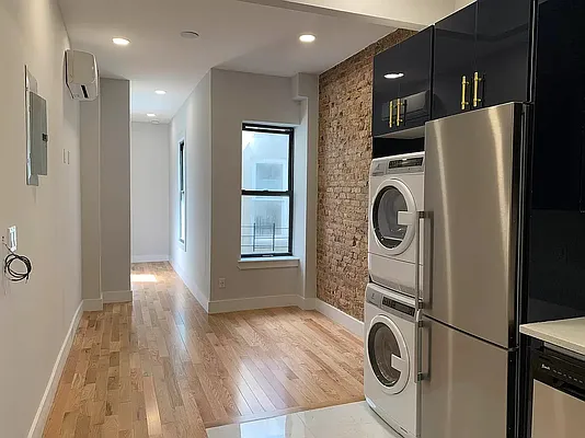 Rented by Evergreen Realty & Investments | media 2