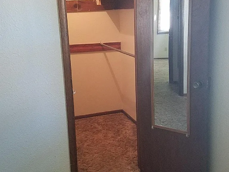 harrison 2 bedroom walk in closet_05242017
