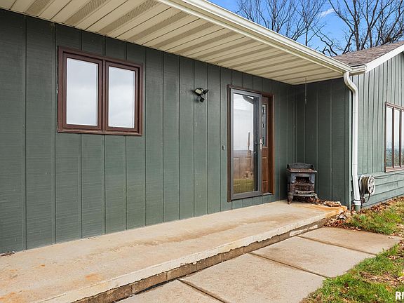 3rd image of 1 Hopewell Dr