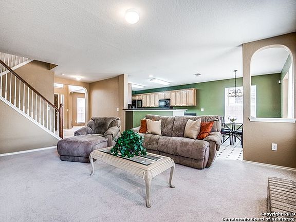 4th image of 510 Bandera Cir