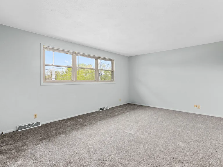 6205-6207 N Northmoor Ct — Photo 25