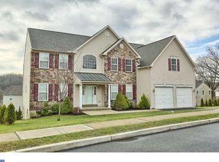 114 Crestview Dr, Sinking Spring, PA 19608