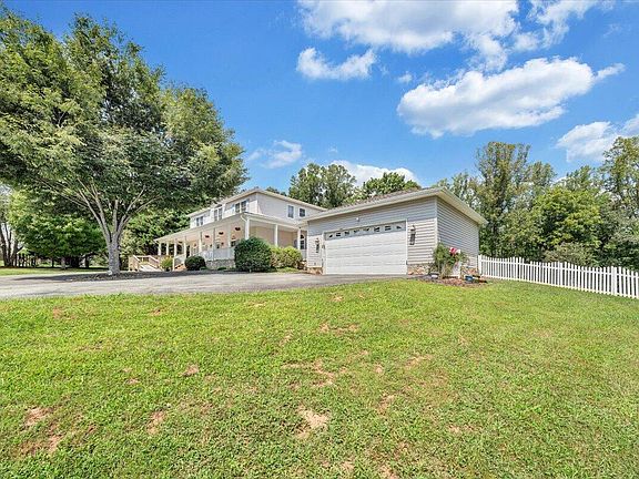 2nd image of 207 Shedd Ln