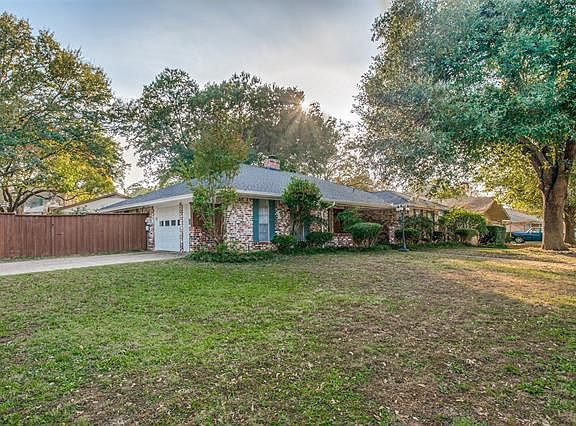 2nd image of 2300 Pin Oak Ln