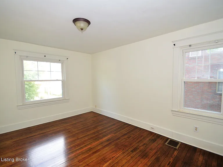 2102 Murray Ave — Photo 11