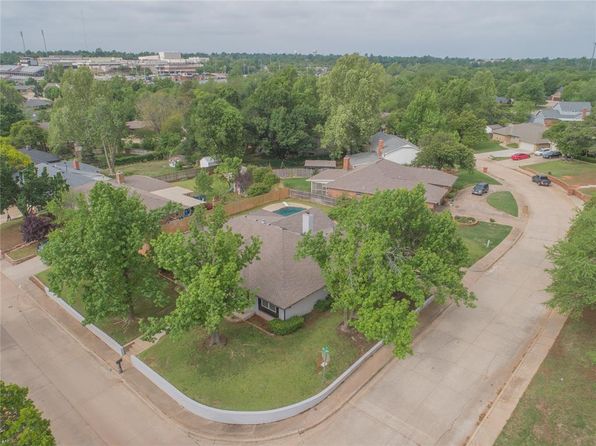1213 Pine Oak Dr, Edmond, OK 73034