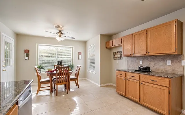 650 Granite Clf — Photo 9