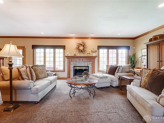 5th image of 3920 Creekway Trl