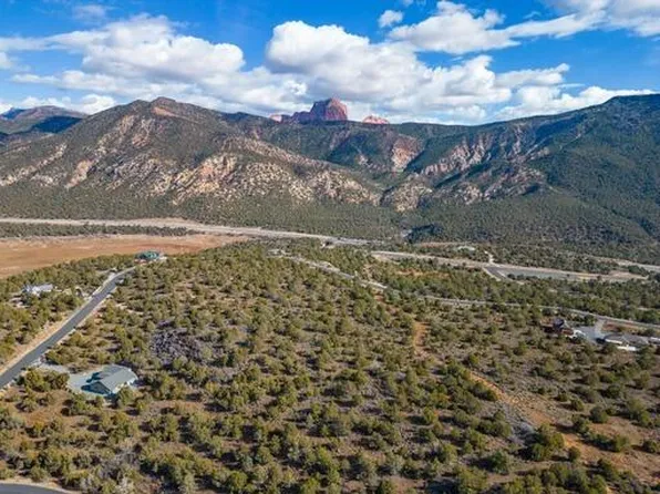 3754 S Overlook Dr, New Harmony, UT 84757
