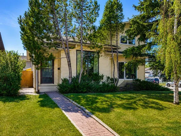 3624 N Cedarille Dr SW, Calgary, AB T2W 3X8