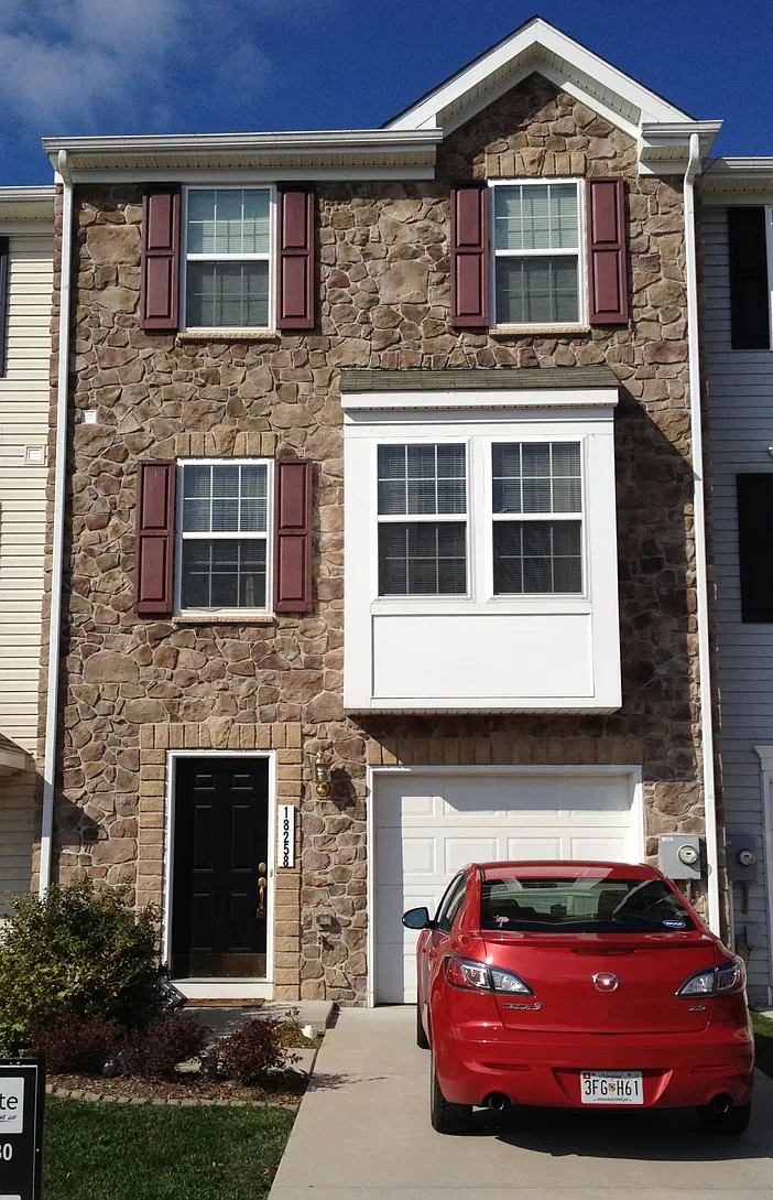 3 bed, 1782 sqft, $2,100 — Photo 1