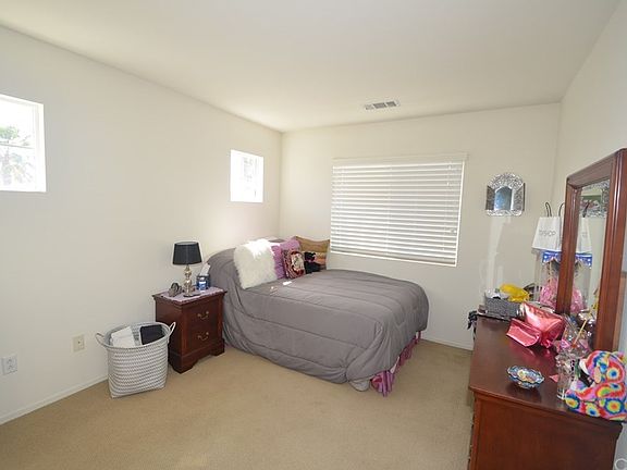 5th image of 17552 Nutwood Dr