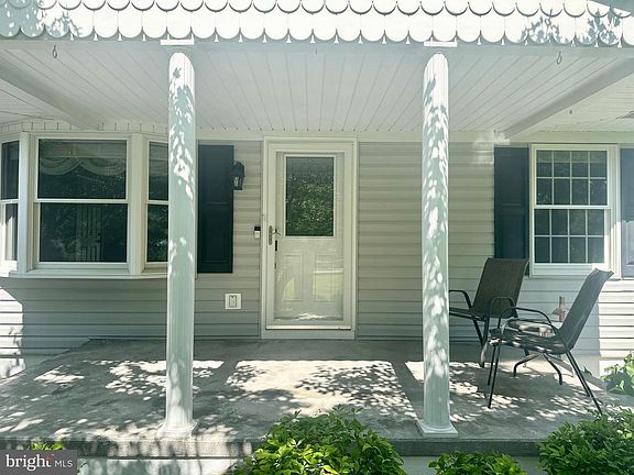 4th image of 82 Millcreek Ln