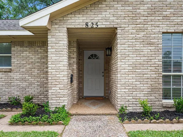 825 James St, Deer Park, TX 77536