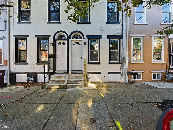 3rd image of 1004 N Pine St