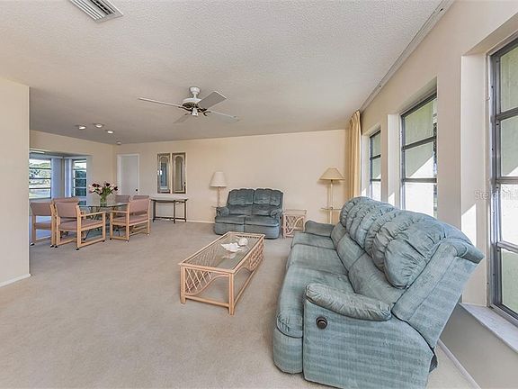 5th image of 3230 Meadow Run Dr