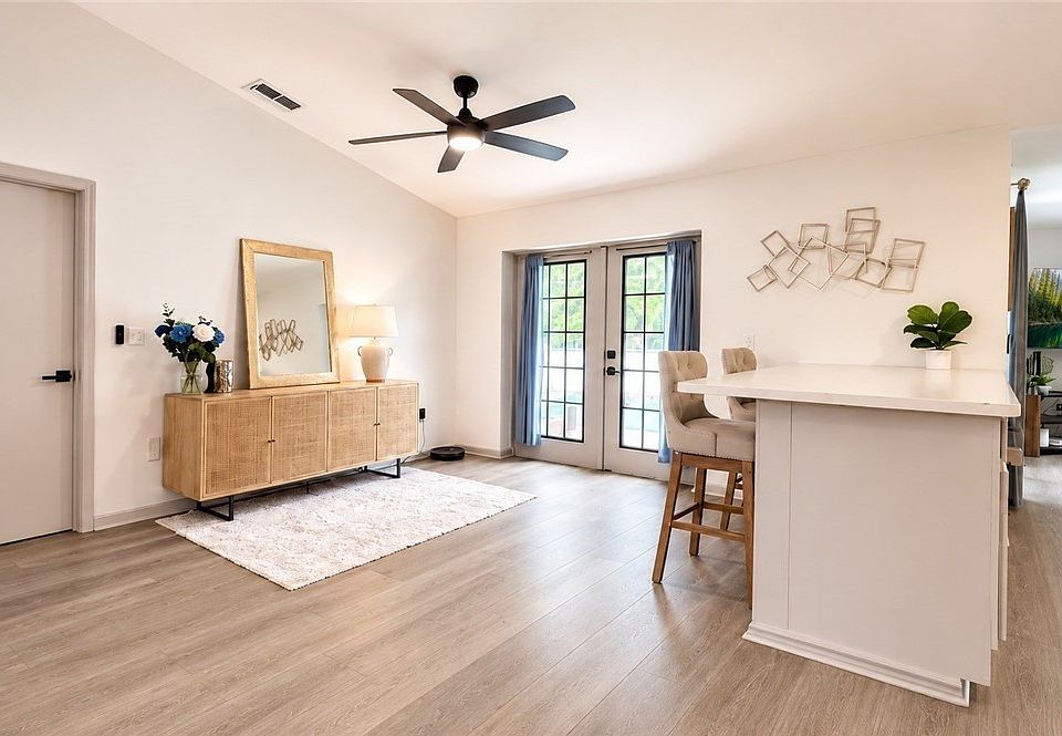 1st image of 15664 Spring Line Ln