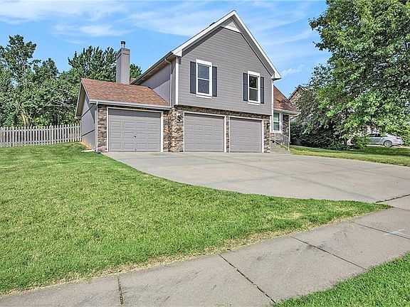 4th image of 920 Paw Paw Ln