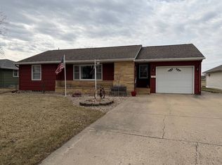 825 Frost Ave, Jackson, MN 56143