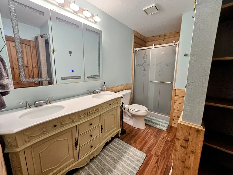 5680 Pinewood Ln — Photo 6