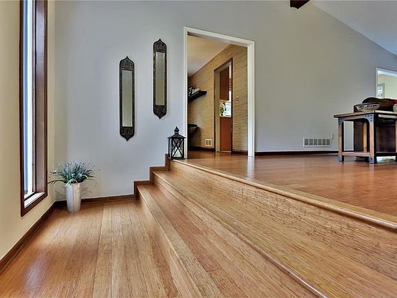 4th image of 3057 Leafwood Dr SE