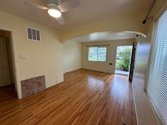 2nd image of 3658 Park Blvd